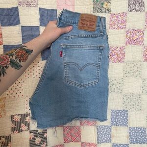 Levi’s Mom Jean Shorts - Size 29